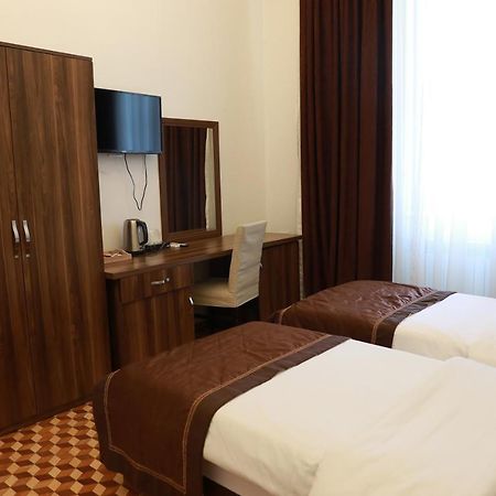 Malakan Hotel Баку Екстер'єр фото