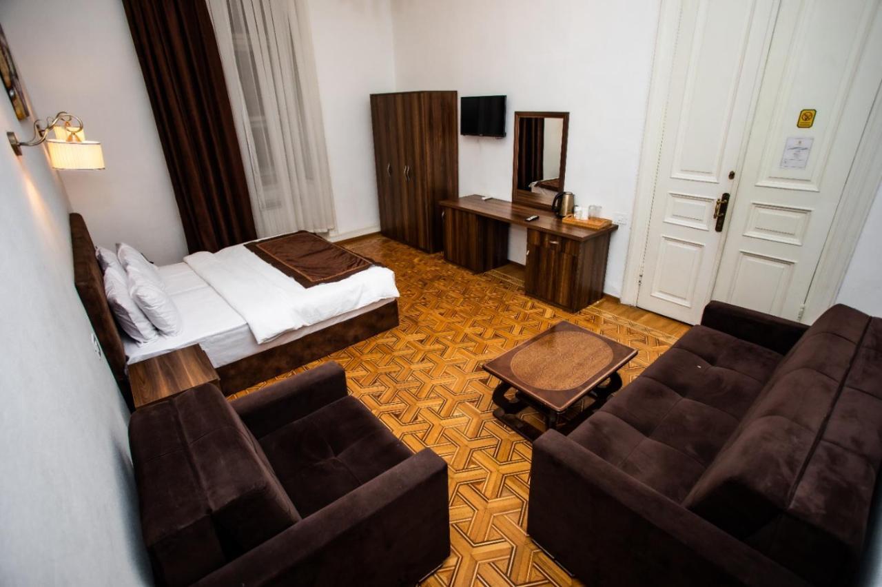 Malakan Hotel Баку Екстер'єр фото