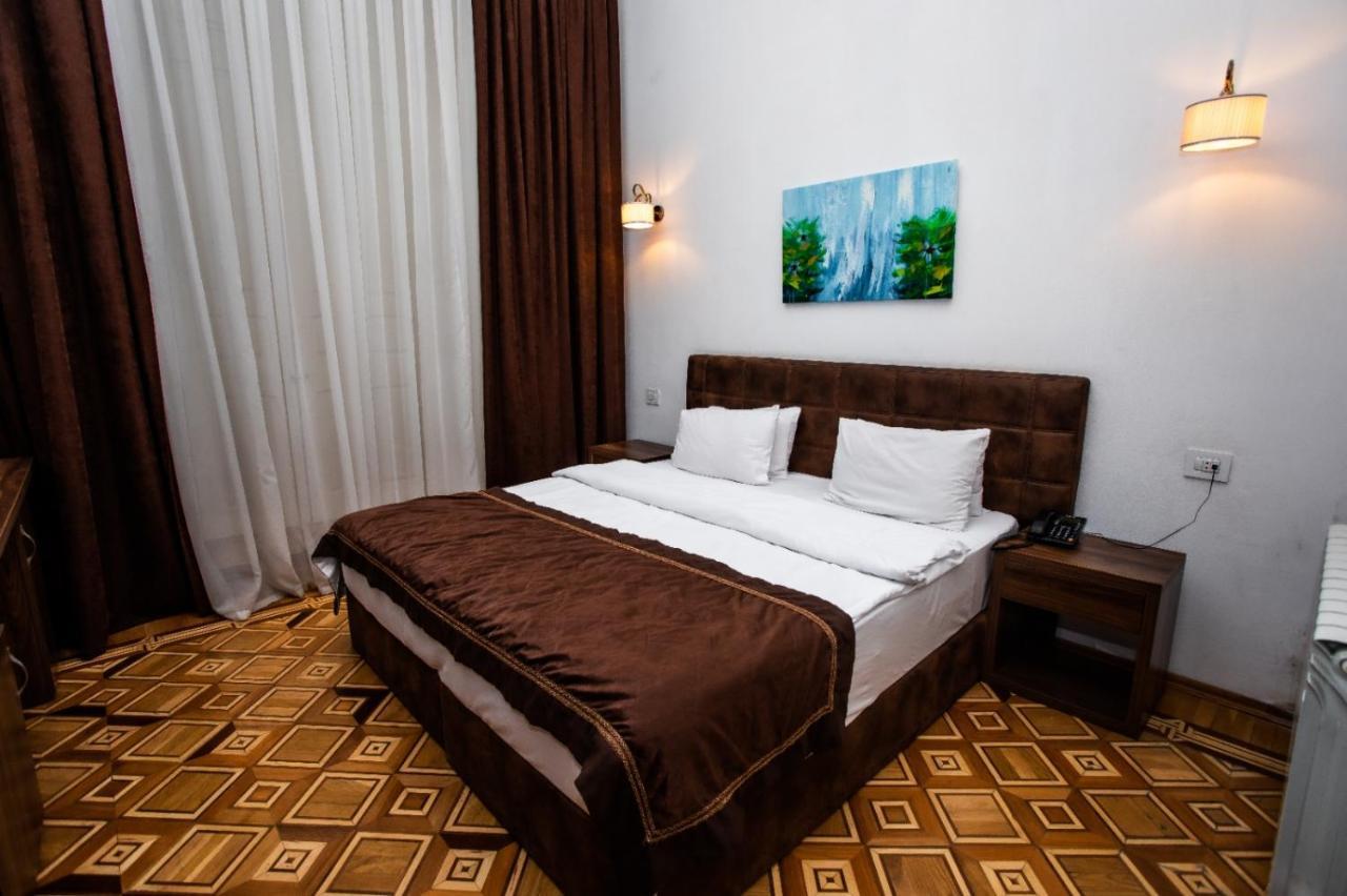 Malakan Hotel Баку Екстер'єр фото