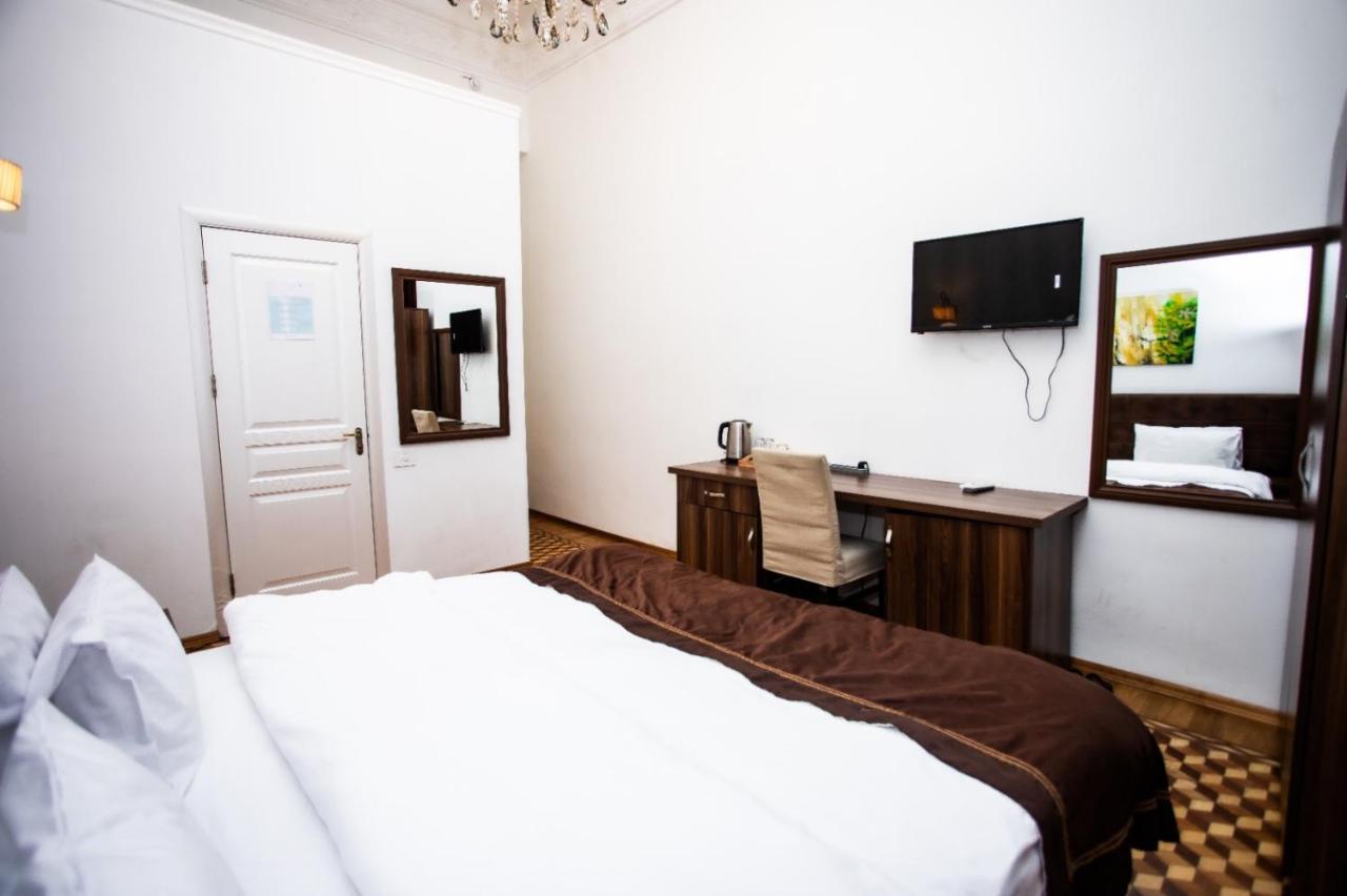 Malakan Hotel Баку Екстер'єр фото